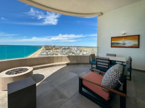 Beachtop Haven Beachfront Condo at Iconic Sandy Beach